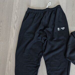 NEW! Limited Edition Coca Cola & Team Canada Olympic Custom Sweats Size L Unisex